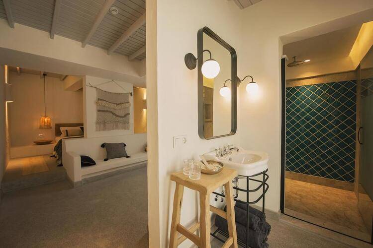 Yacht Boheme Hotel (Adults Only 14+)