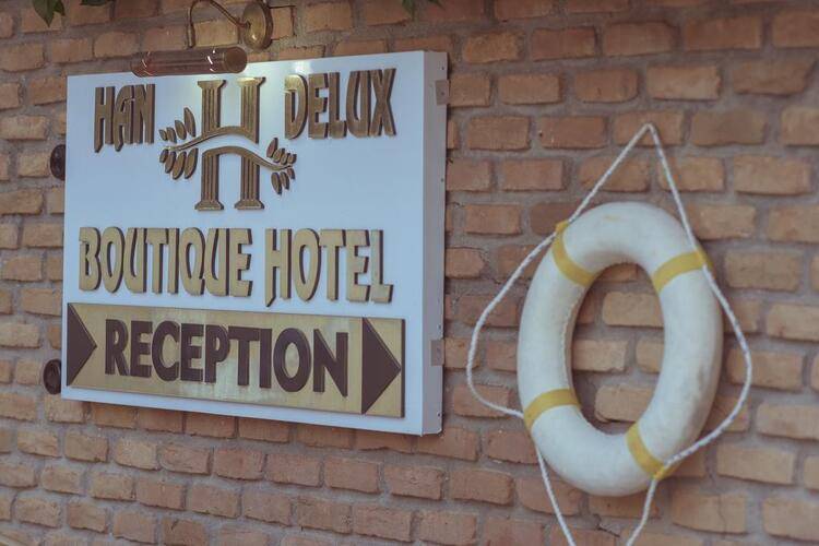 Han Deluxe Hotel