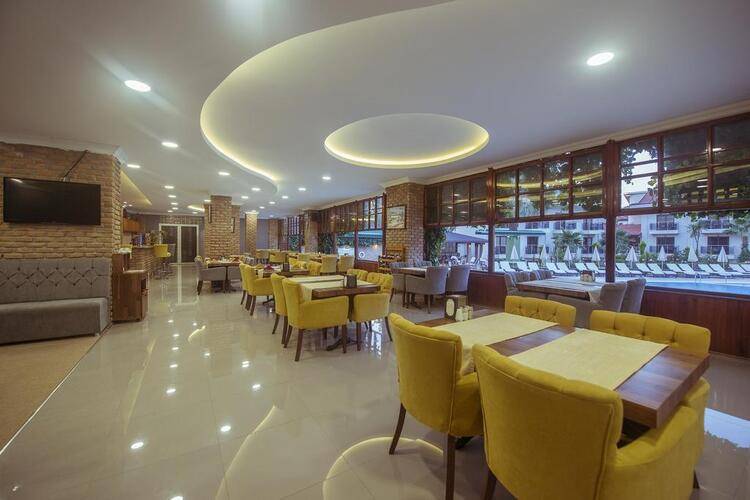 Han Deluxe Hotel