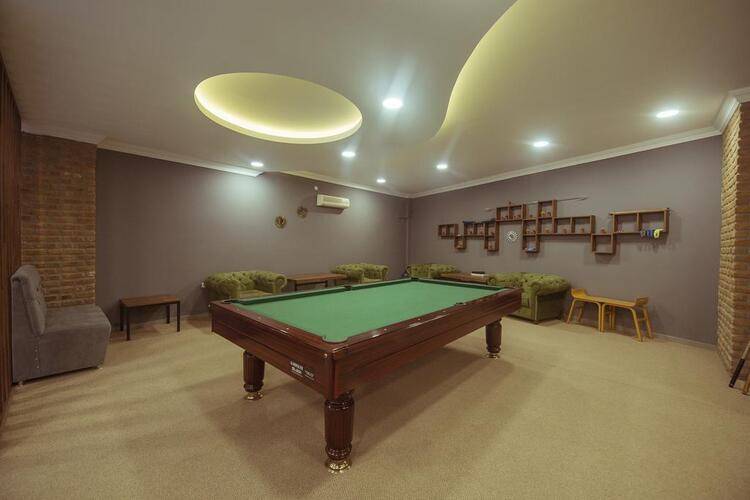 Han Deluxe Hotel