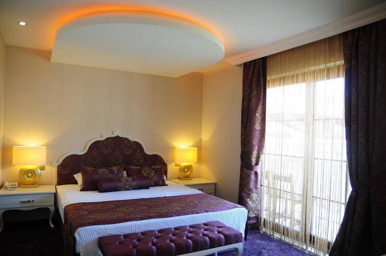 Han Deluxe Hotel