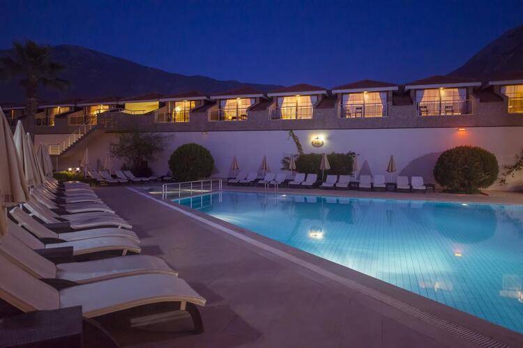 Han Deluxe Hotel
