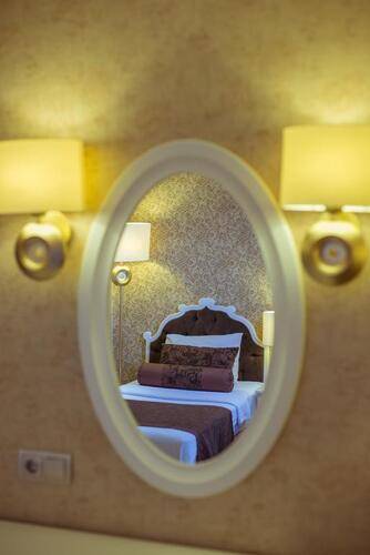 Han Deluxe Hotel