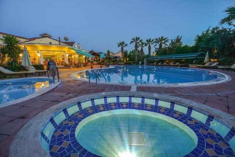 Rebin Beach Hotel
