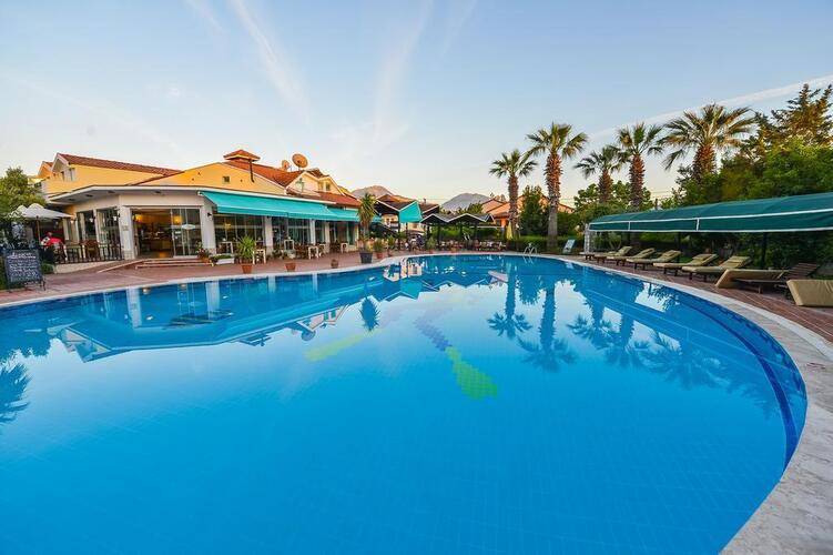 Rebin Beach Hotel