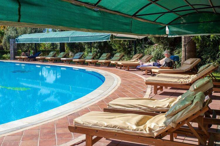 Rebin Beach Hotel