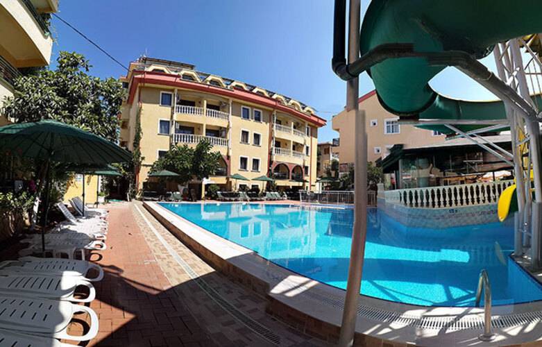 Maxwell Holiday Club (Adults Only 18+)