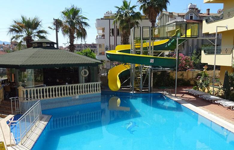 Maxwell Holiday Club (Adults Only 18+)