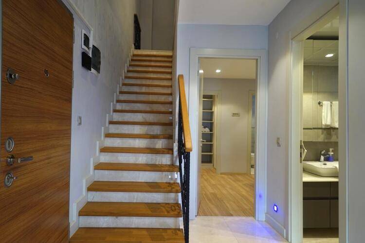 Mene Suites