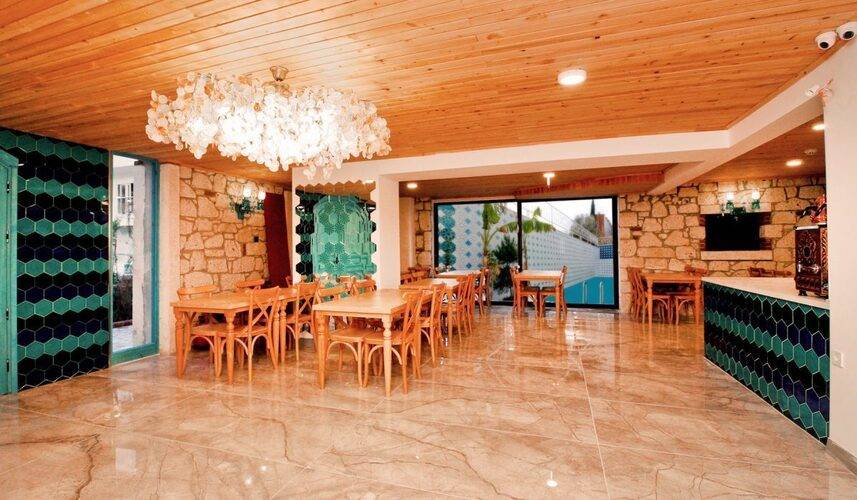 Yazar Lara Hotel