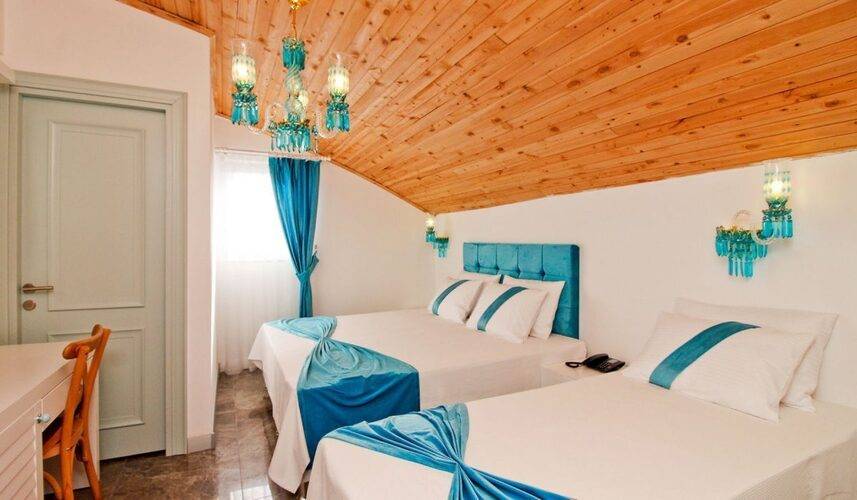 Yazar Lara Hotel
