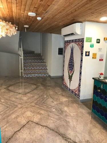 Yazar Lara Hotel