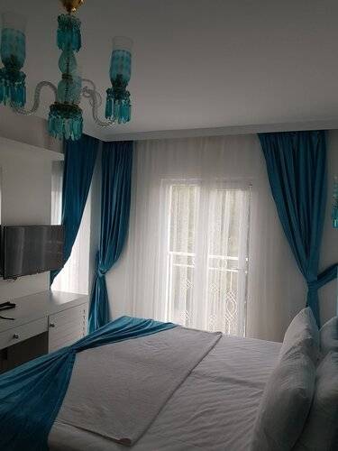 Yazar Lara Hotel
