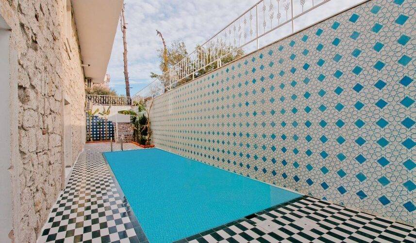 Yazar Lara Hotel