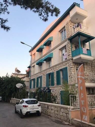 Yazar Lara Hotel