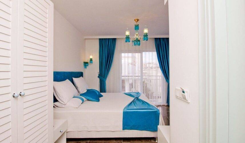 Yazar Lara Hotel