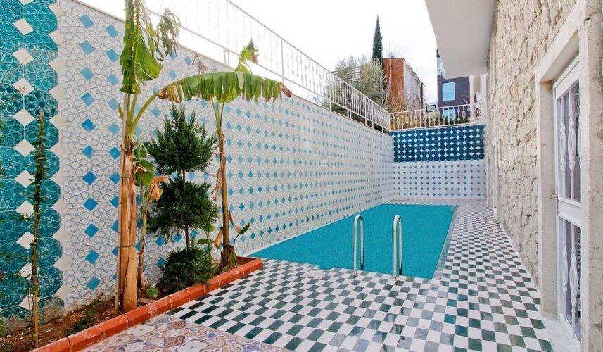 Yazar Lara Hotel