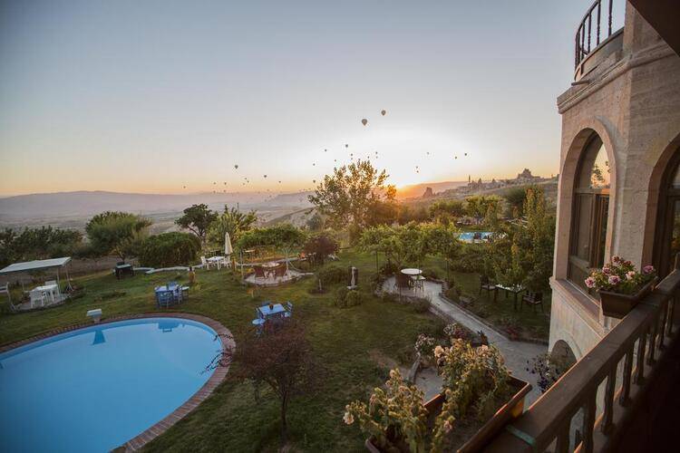 Karlik Evi Boutique