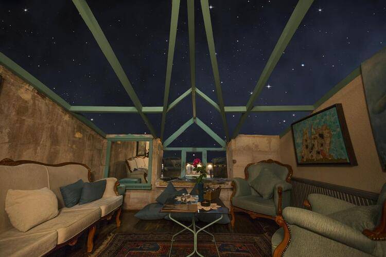 Karlik Evi Boutique