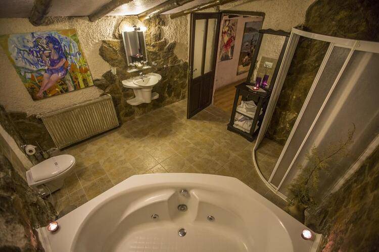 Karlik Evi Boutique