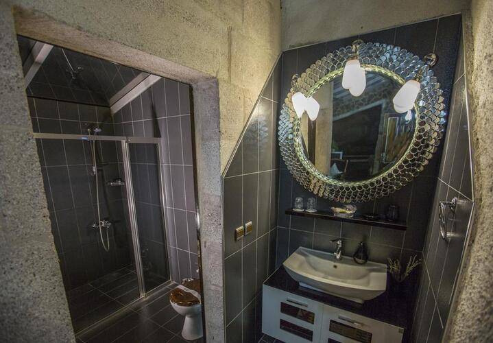 Karlik Evi Boutique