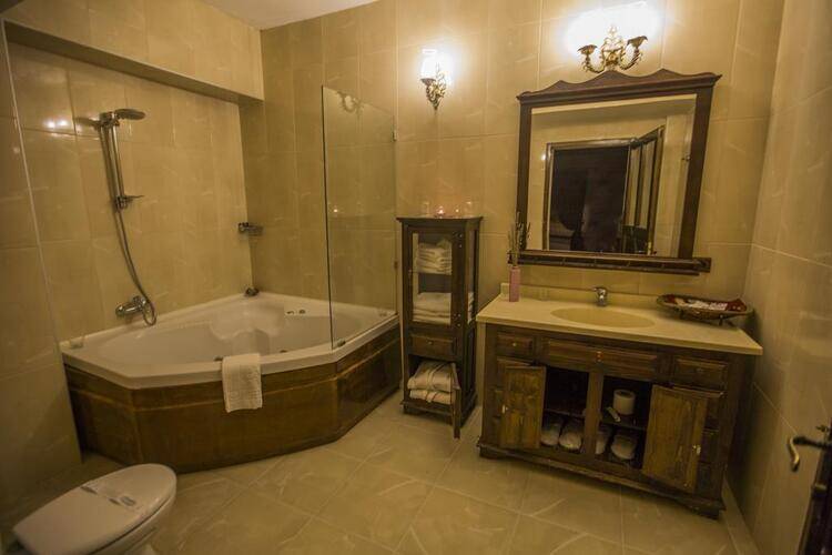Karlik Evi Boutique