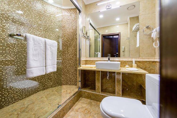Reston Hotel &Spa