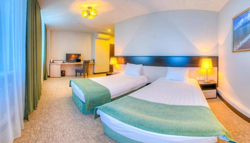 Reston Hotel &Spa