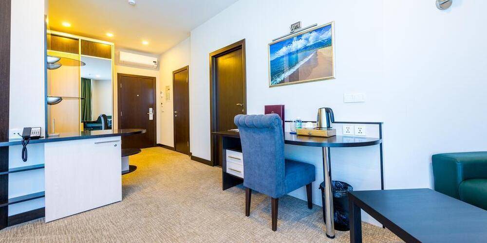 Reston Hotel &Spa