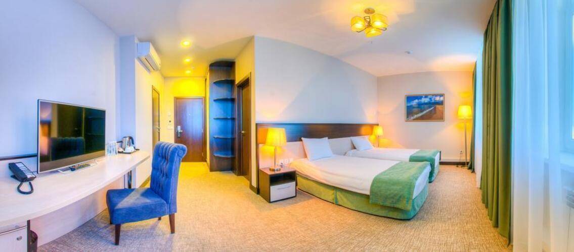 Reston Hotel &Spa