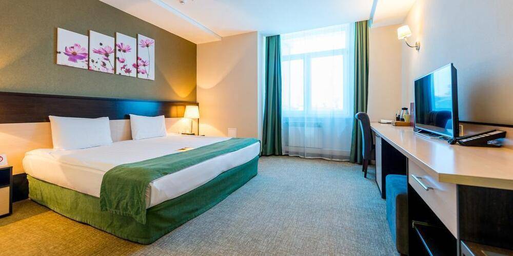 Reston Hotel &Spa
