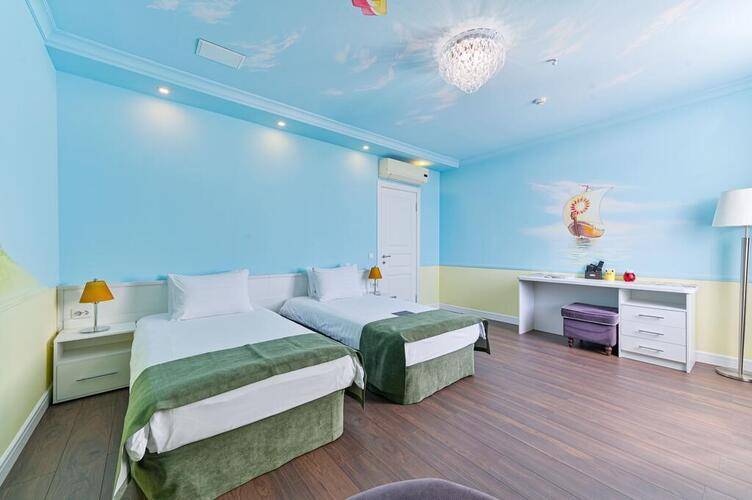 Reston Hotel &Spa