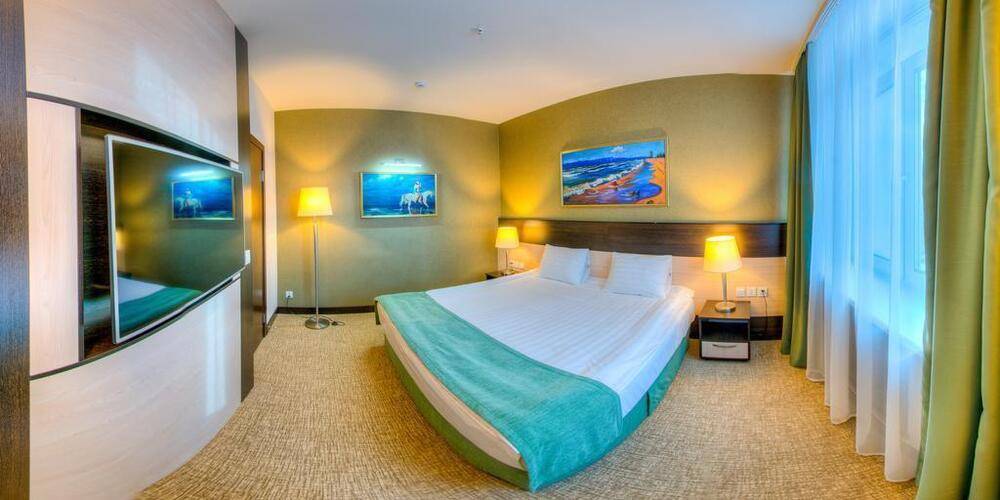 Reston Hotel &Spa