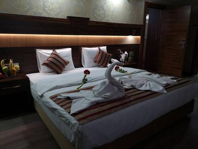 Vision Deluxe Hotel