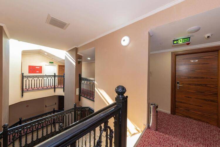 Vision Deluxe Hotel