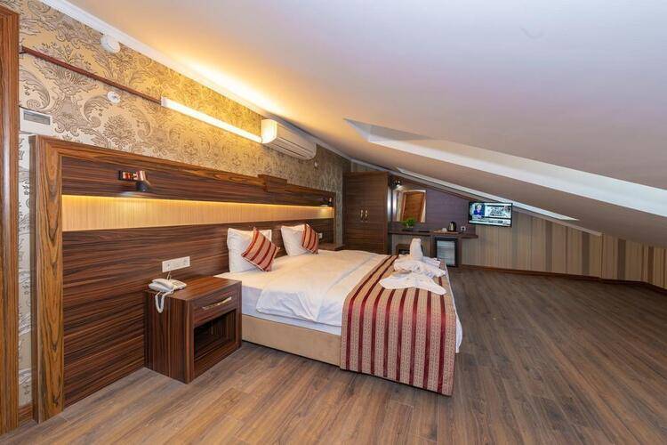 Vision Deluxe Hotel