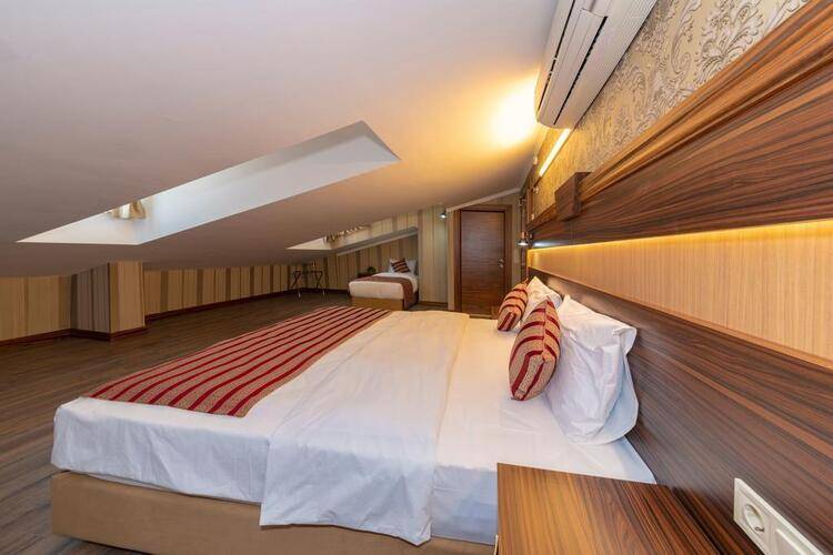 Vision Deluxe Hotel