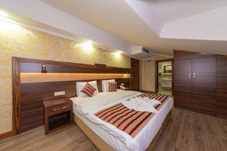 Vision Deluxe Hotel