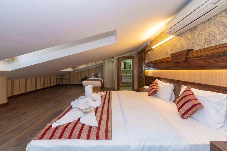 Vision Deluxe Hotel