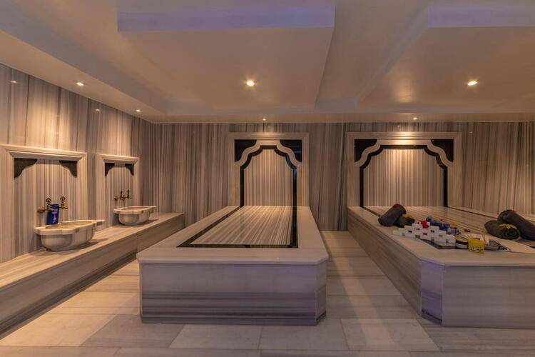 Vision Deluxe Hotel