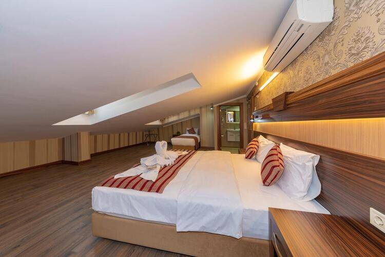 Vision Deluxe Hotel
