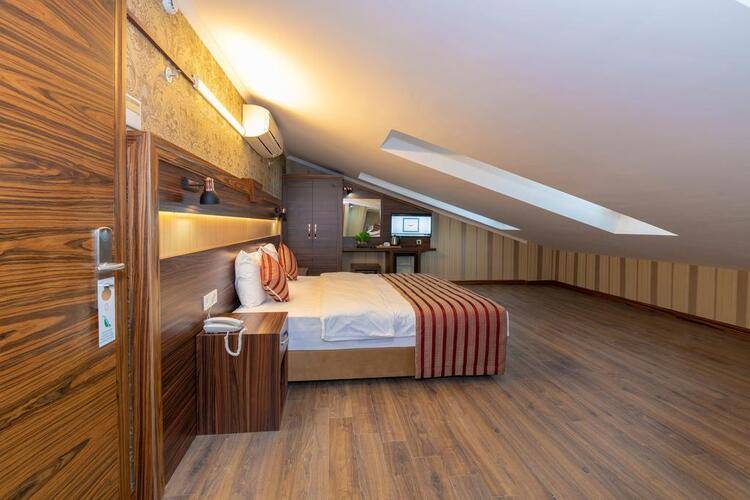 Vision Deluxe Hotel
