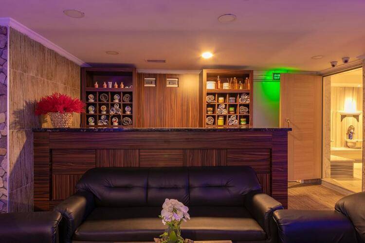 Vision Deluxe Hotel