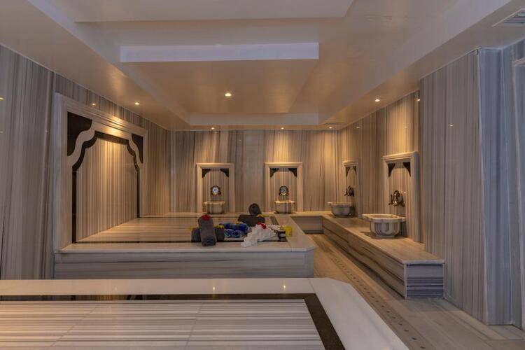 Vision Deluxe Hotel