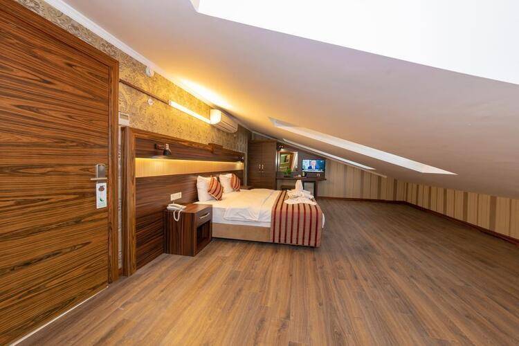 Vision Deluxe Hotel