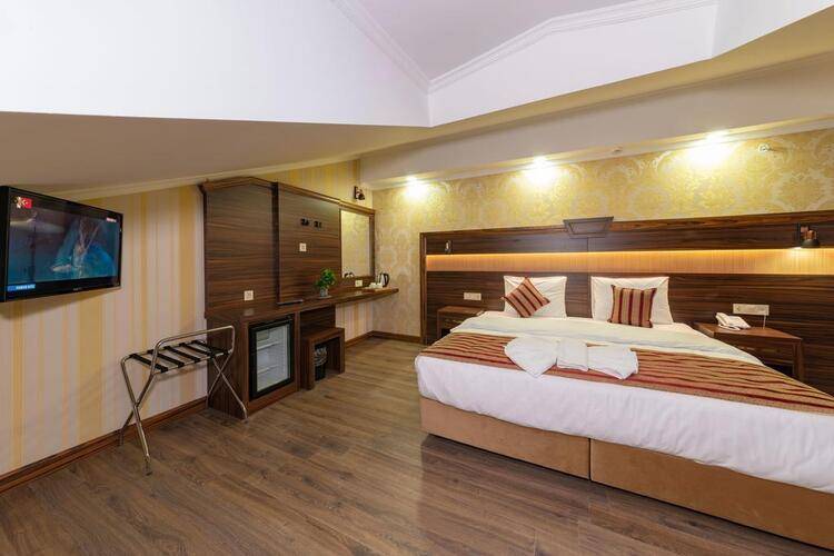 Vision Deluxe Hotel