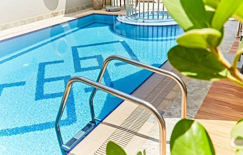 Rose Plaza Hotel