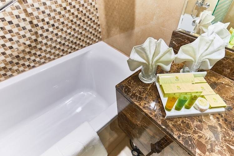 Rose Plaza Hotel