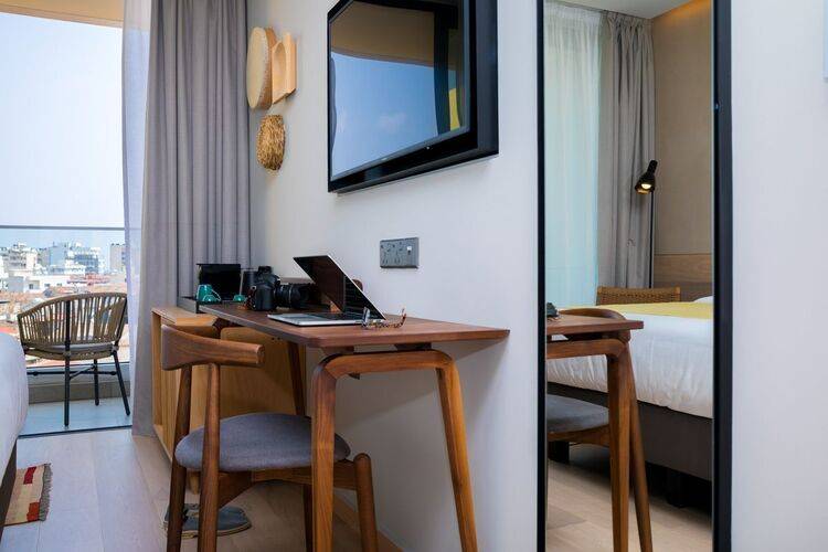 Hotel Indigo Larnaca (Adults Only 18+)