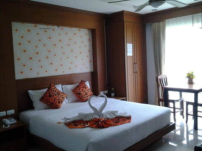 Green Harbor Hotel & Service Apartment
